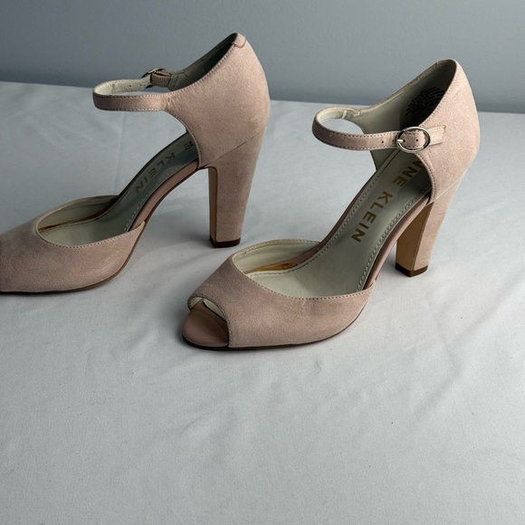 Anne Klein Akhenrika Blush Peep Toe Heels Size 8 - Picture 7 of 16